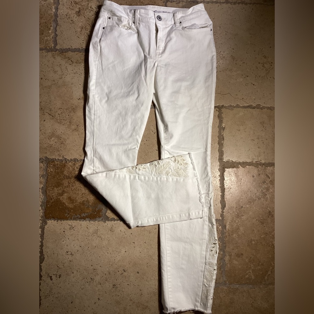 INC International Concept Boot Leg regular fit jeans-SZ 8
D1